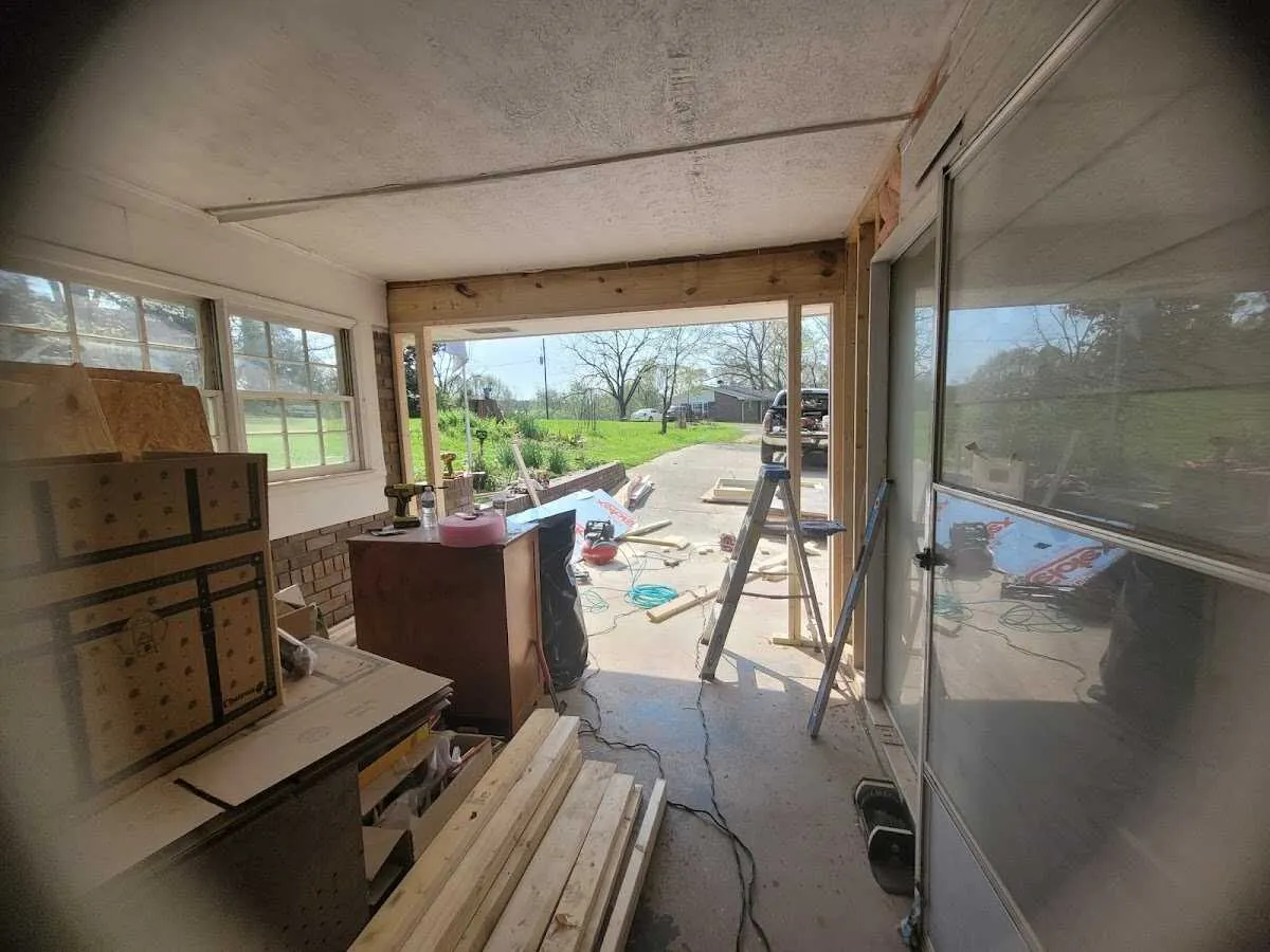 Air movers and dehumidifier for Drying & Dehumidification in Carthage